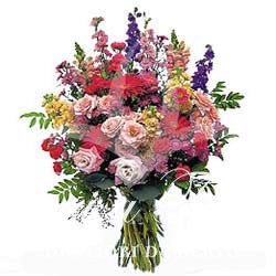 Foto Bouquet of fresh seasonal flowers