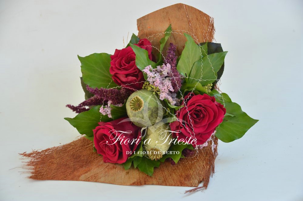 Biedermeier con rose stabilizzate