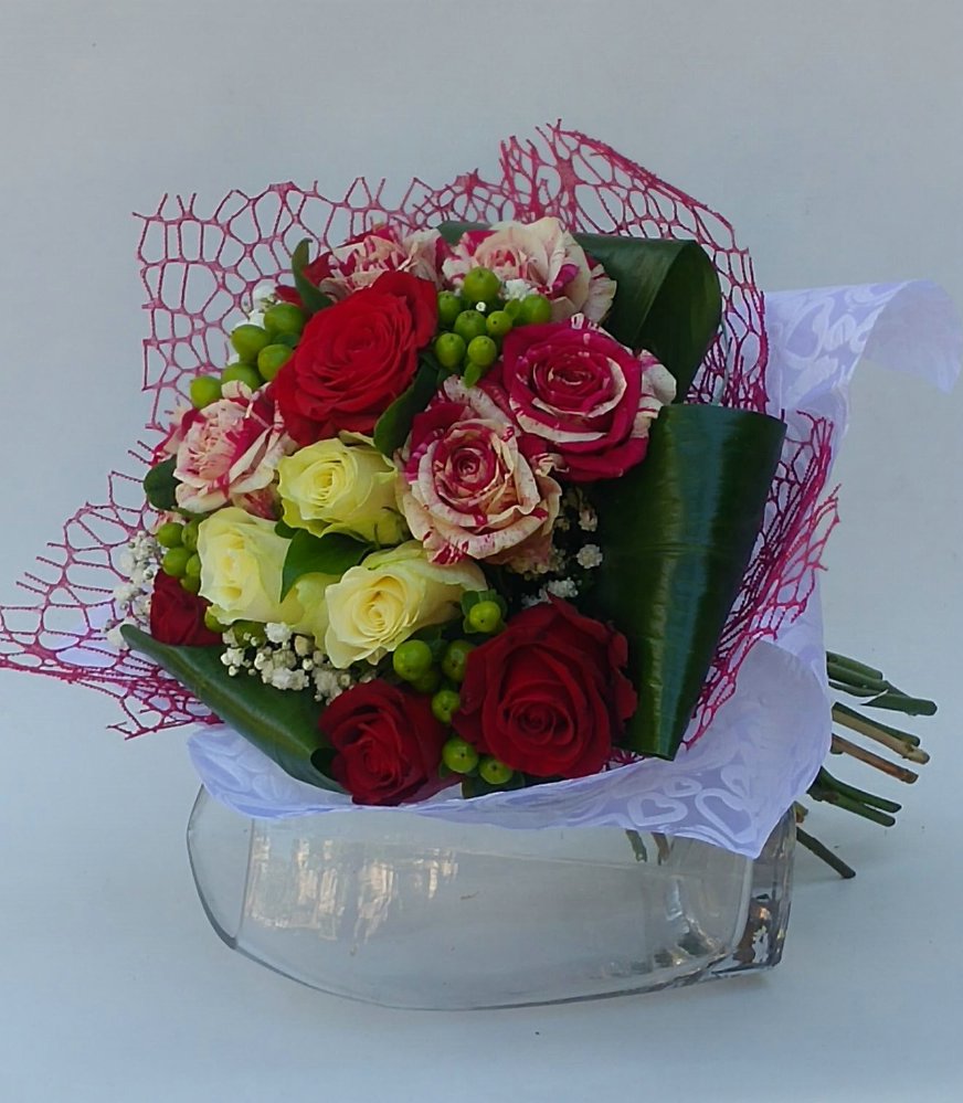 Bouquet con rose harlequin